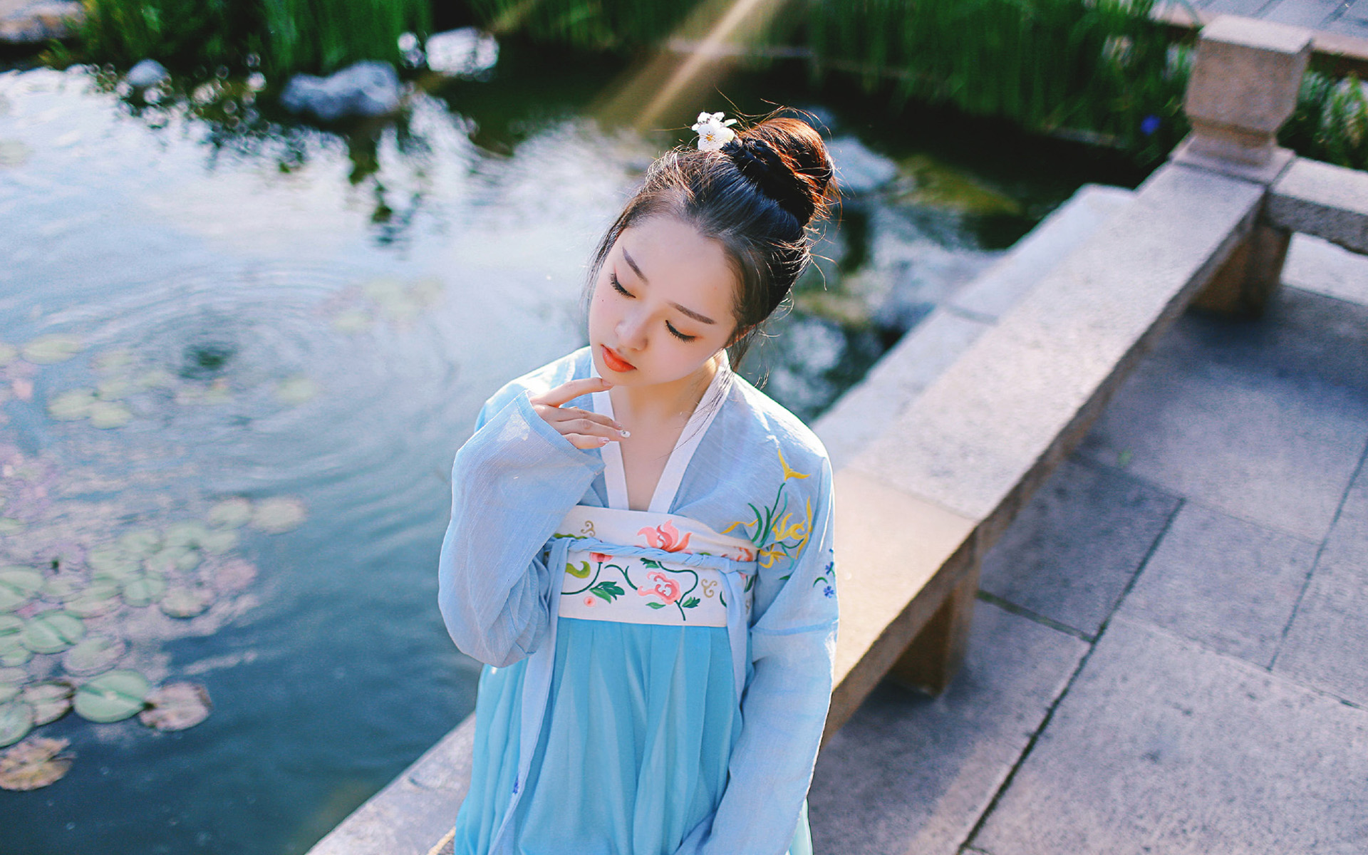地铁口修表摊二十年记录封面